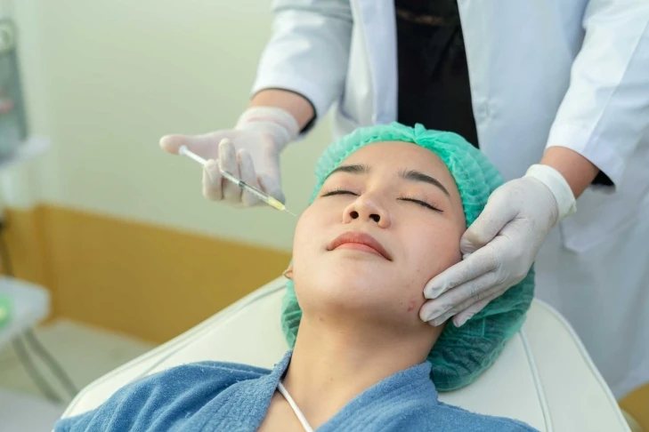 醫師正在為患者進行諮詢