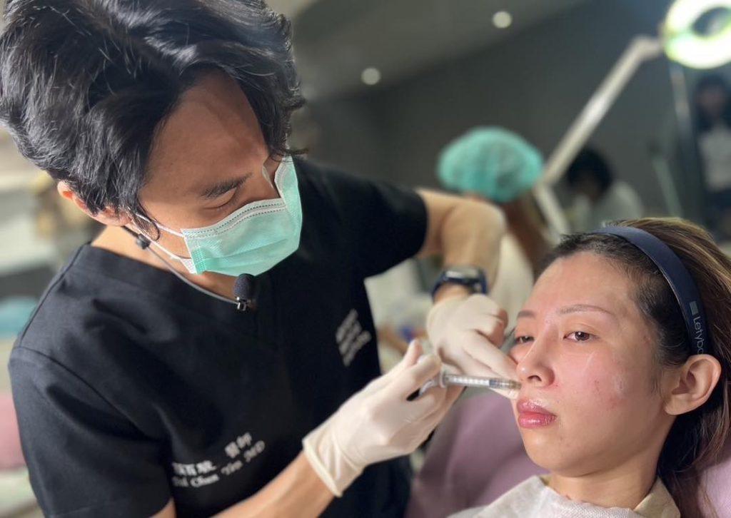 顏百駿醫師實際針劑注射情況。