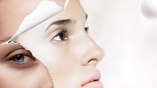 前後：透過抗老保養品展現年輕肌膚。 抗老的基礎保障。